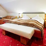 Naturhotel Ruegers Forstgut 4*